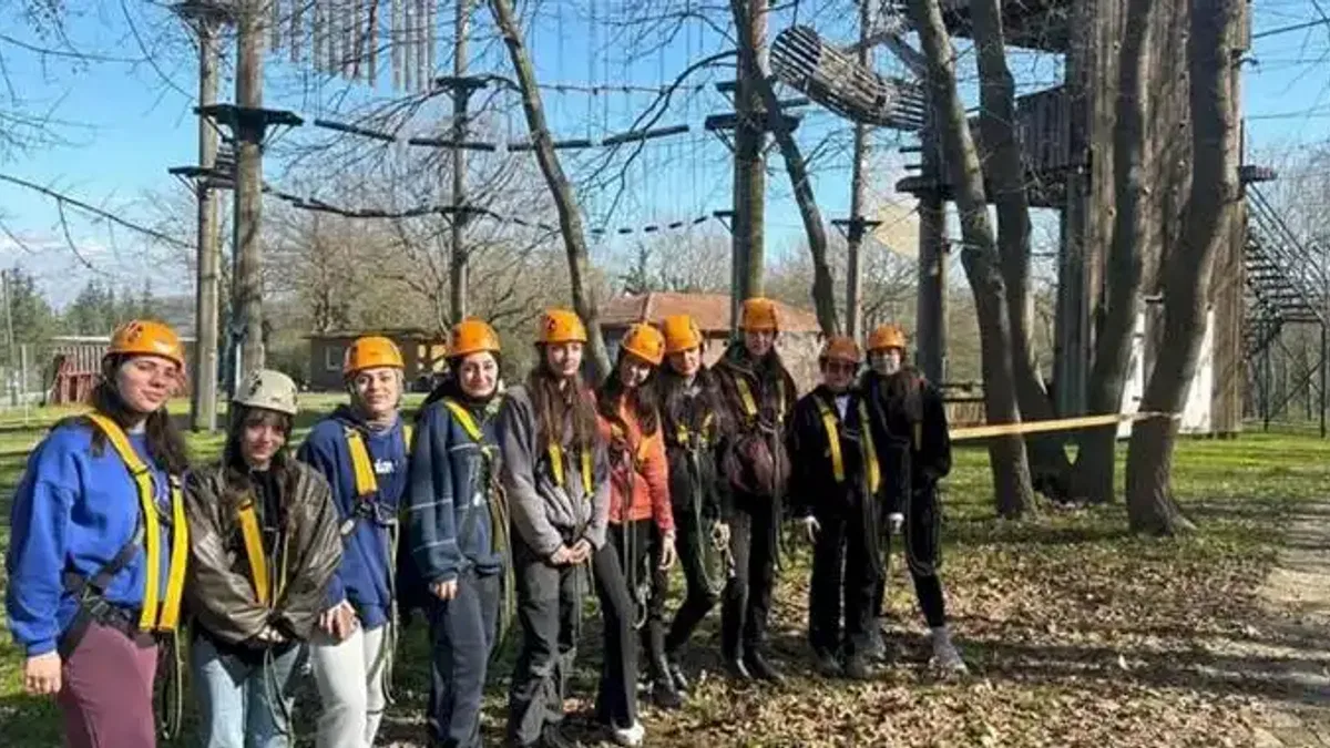 Sakaryalı gençler Macera Park’ta kamp deneyimi yaşadı