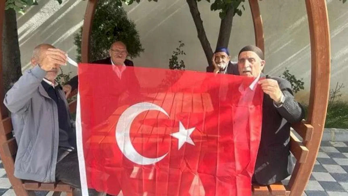 Kocaeli Dilovası Türk bayrakları ile donatıldı