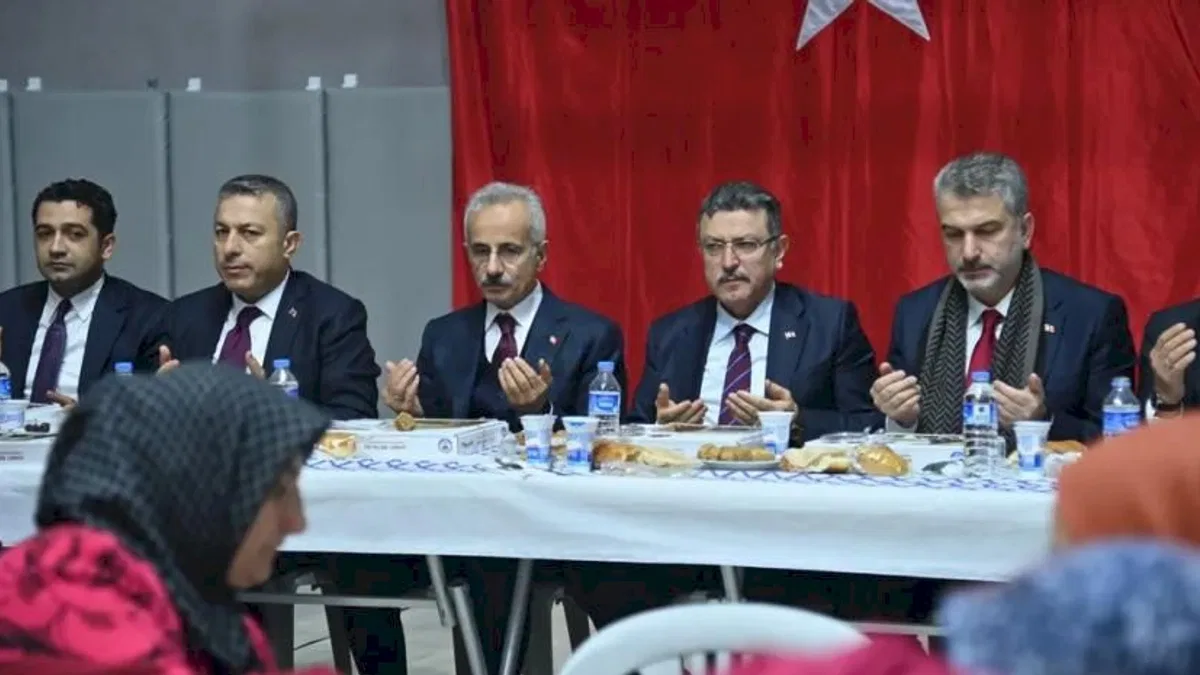 Bakan Uraloğlu ve Başkan Genç’ten Düzköy’e hizmet sözü