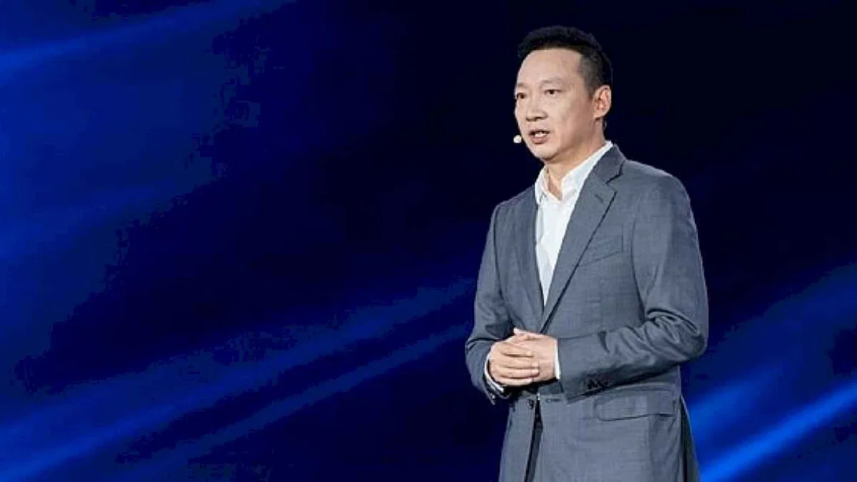HONOR, Çin'de Dünyanın İlk Kendini Geliştiren Yapay Zekâ Ajanı İşletim Sistemi MagicOS 10'u Tanıttı
