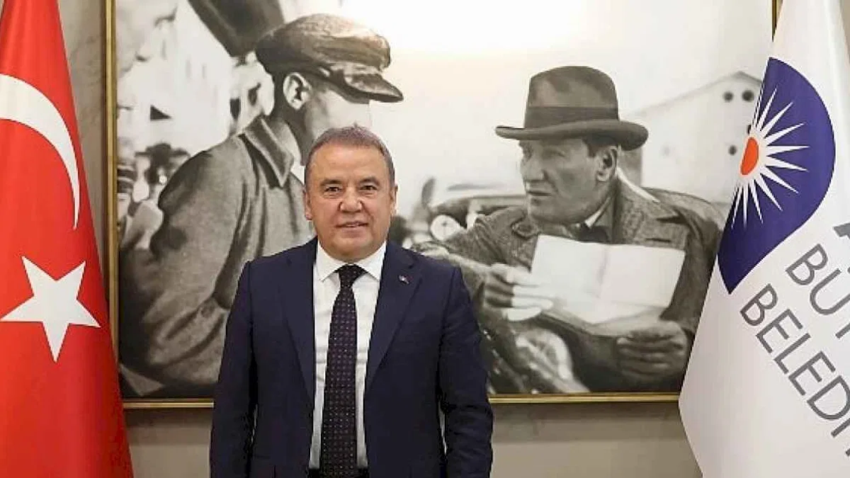Başkan Muhittin Böcek 24 Kasım Öğretmenler Günü Mesajı