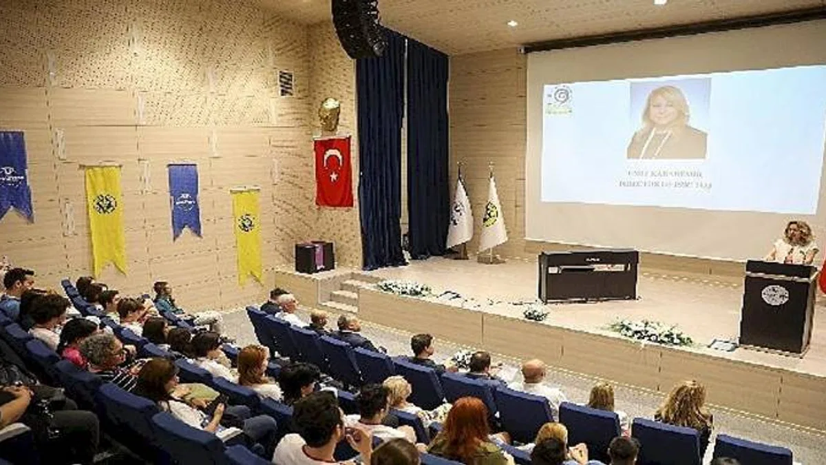 Buca Belediyesi, dünya gençlerine ev sahipliği yapıyor