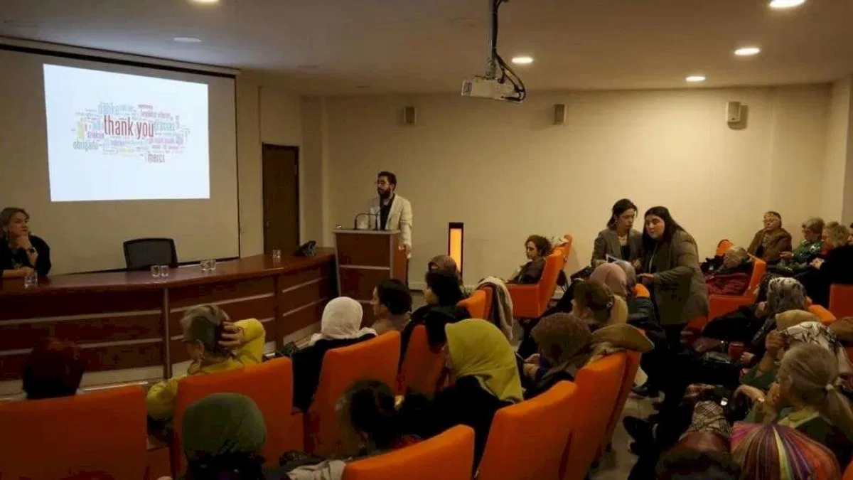 Kocaeli'de “Sağlıklı Yaş Alma Semineri” düzenlendi
