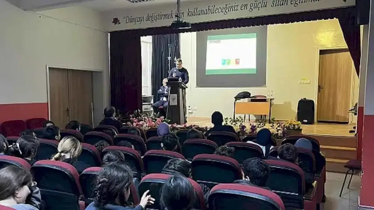 Düzce Hikmet Akın Ortaokulu Öğrencilerine Sıfır Atık ve Sürdürülebilirlik Eğitimi