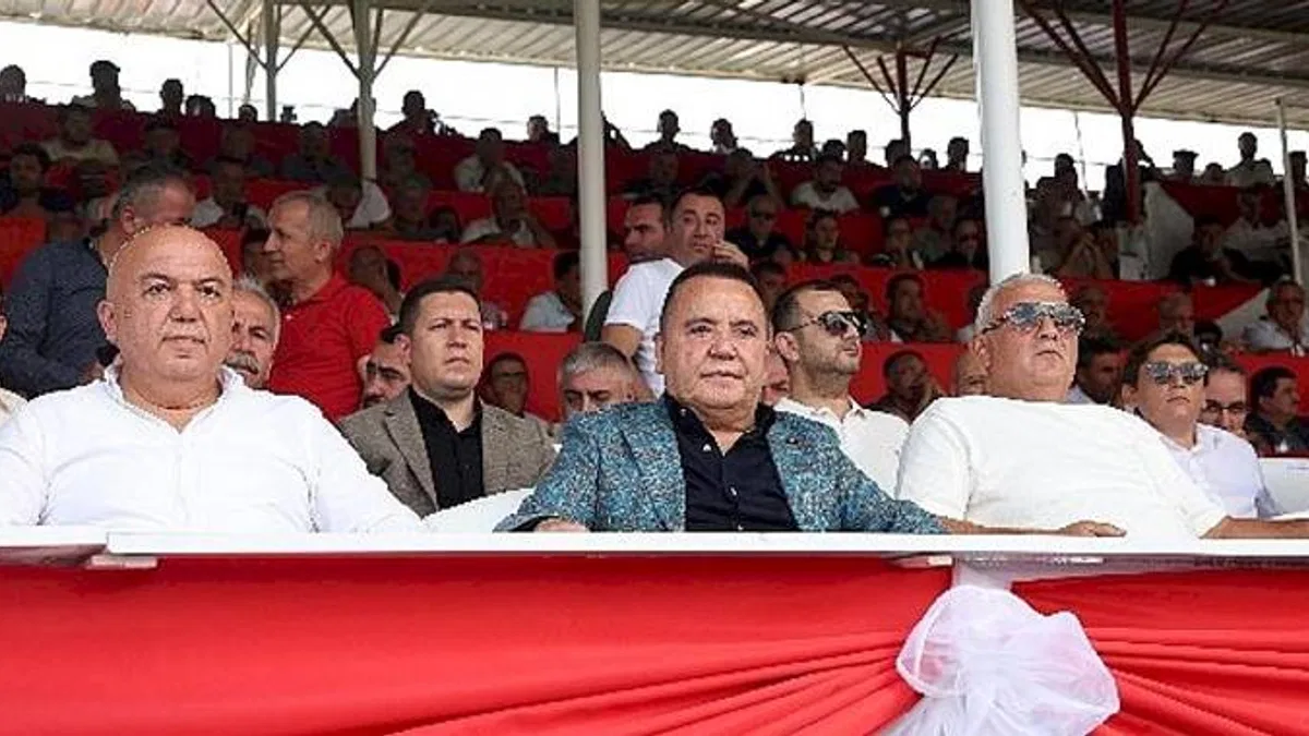 Başkan Böcek'ten Elmalı'ya güreş sahası sözü