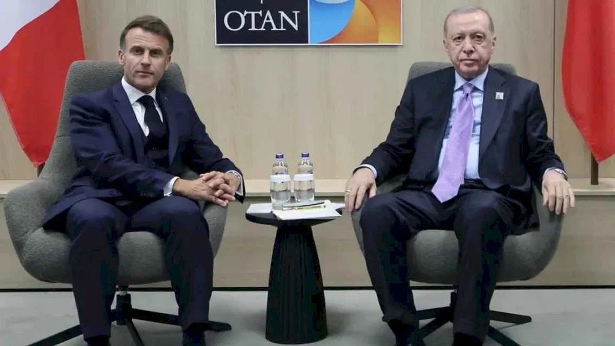 Erdoğan ve Macron Lahey’de görüştü