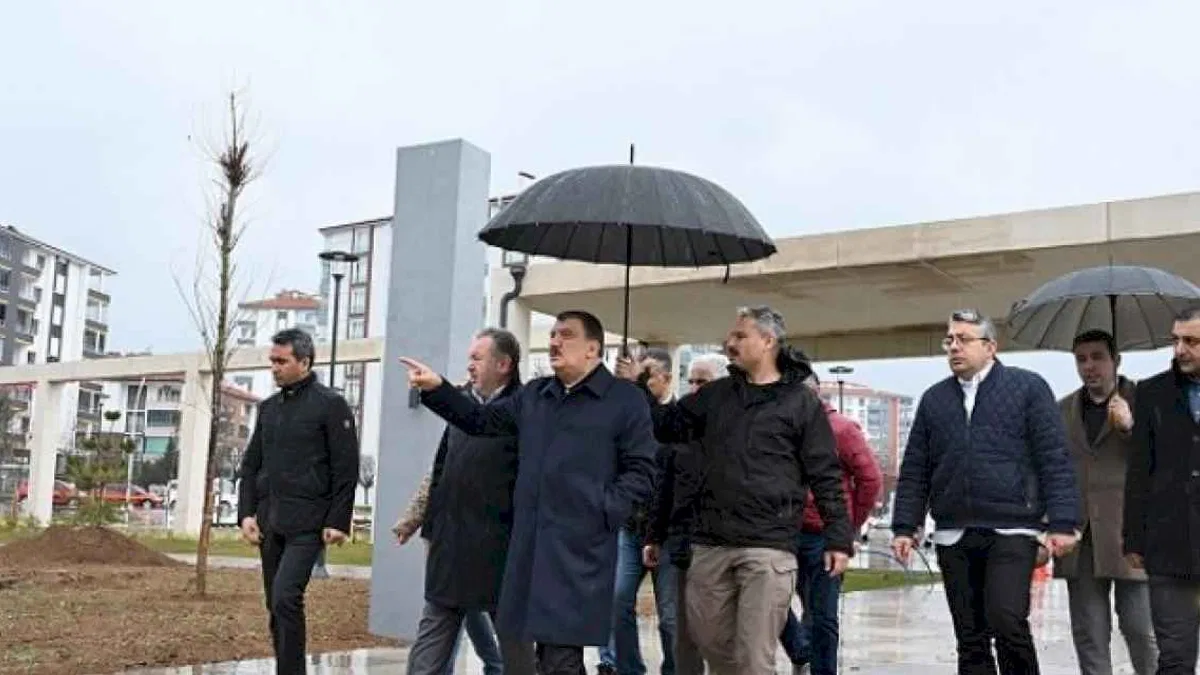 Başkan Gürkan 100. Yıl Kent Parkı'nı yerinde inceledi