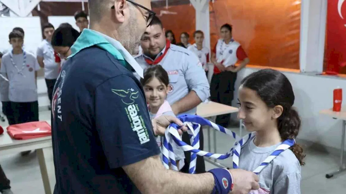 Antalya'da yeni izciler yetiştiriyor