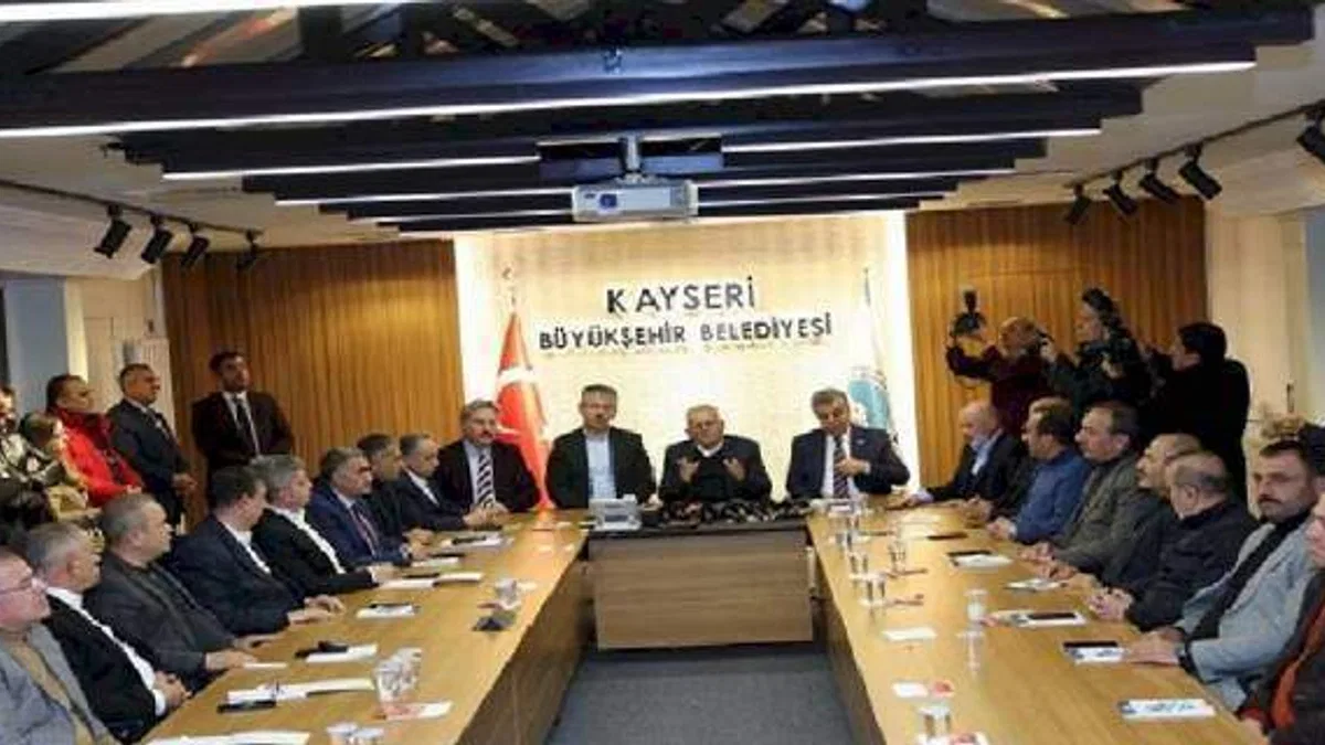 Deprem bölgesinde Kayseri seferberliği