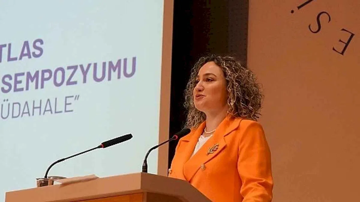 Dünyaya adaptasyonda annenin dokunması ve şefkatli ses tonu etkili oluyor