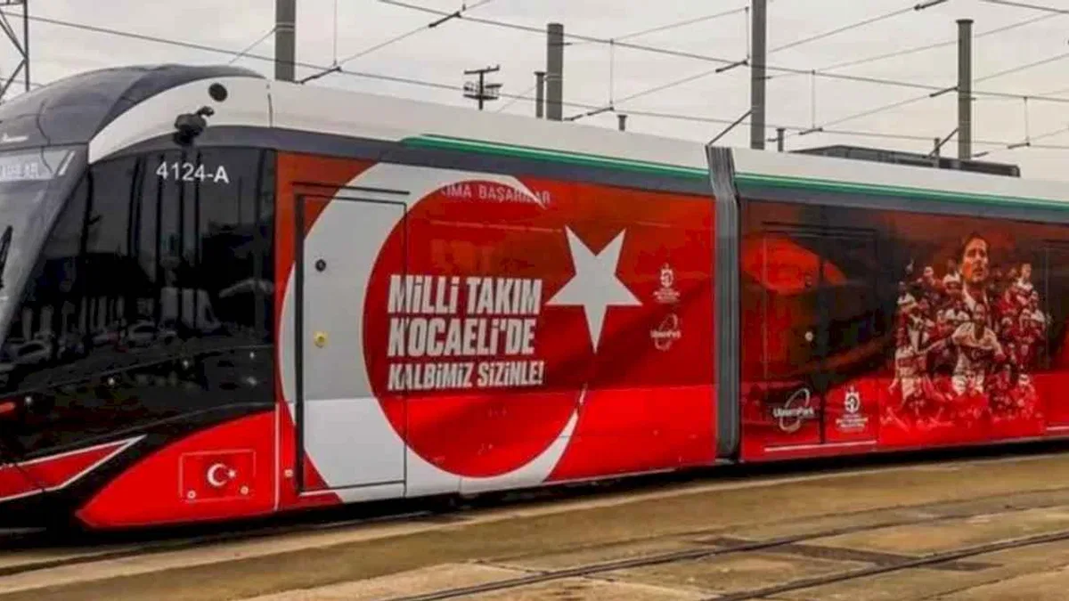 Kocaeli'de Başkan Büyükakın duyurdu... Tramvay maç saatinde ücretsiz