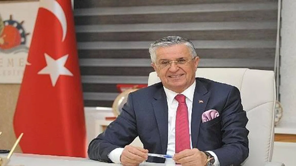 Kemer Belediyesi'nden üniversite öğrencilerine eğitim desteği