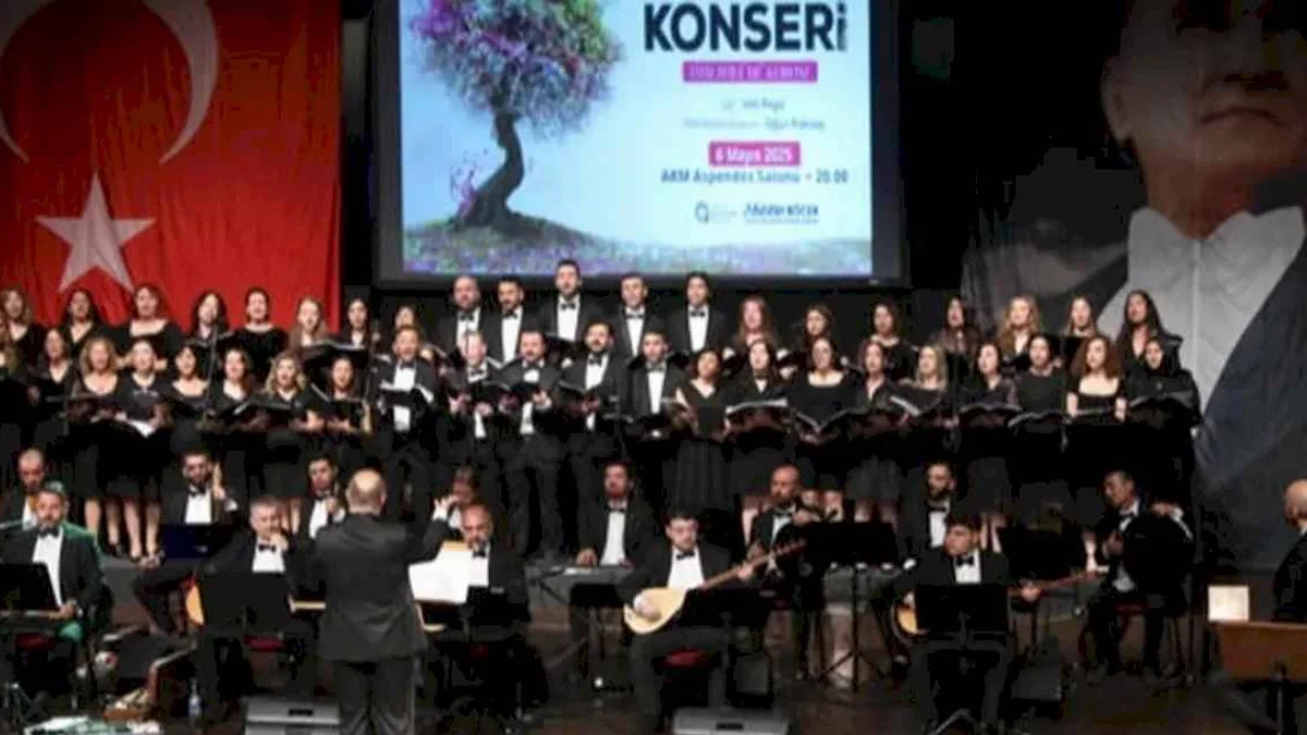 Antalya Büyükşehir THM korosundan bahar konseri
