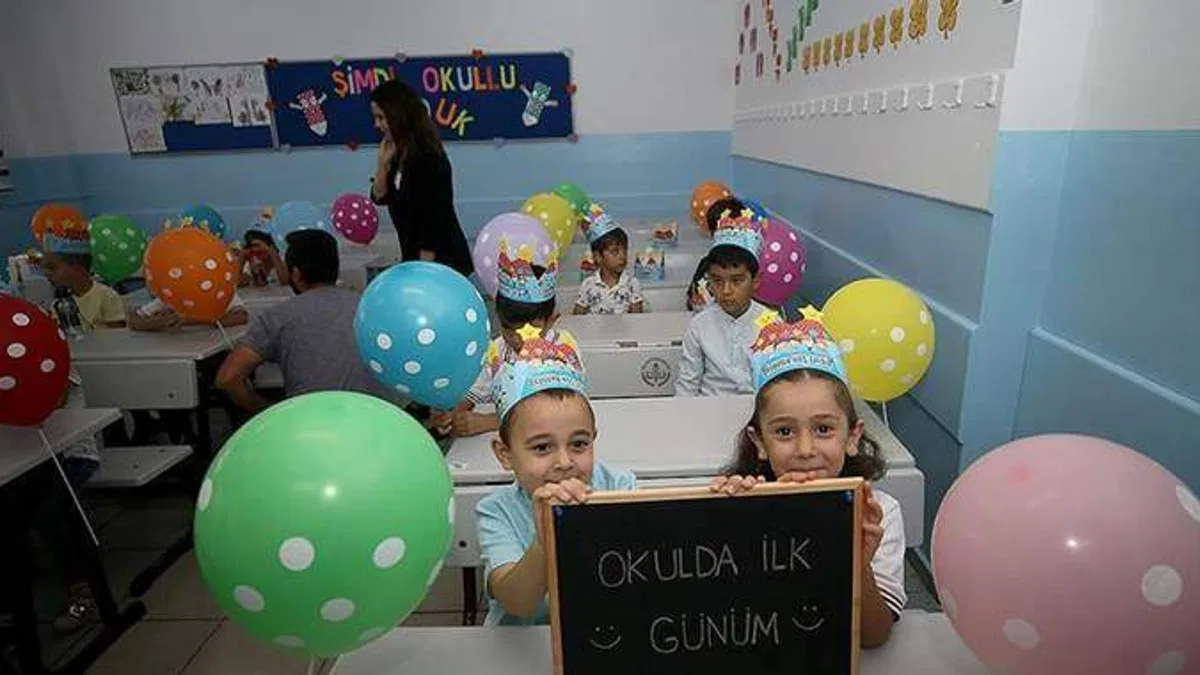MEB, miniklerin okula uyum eğitimini veli seminerleri ile yarın başlatıyor