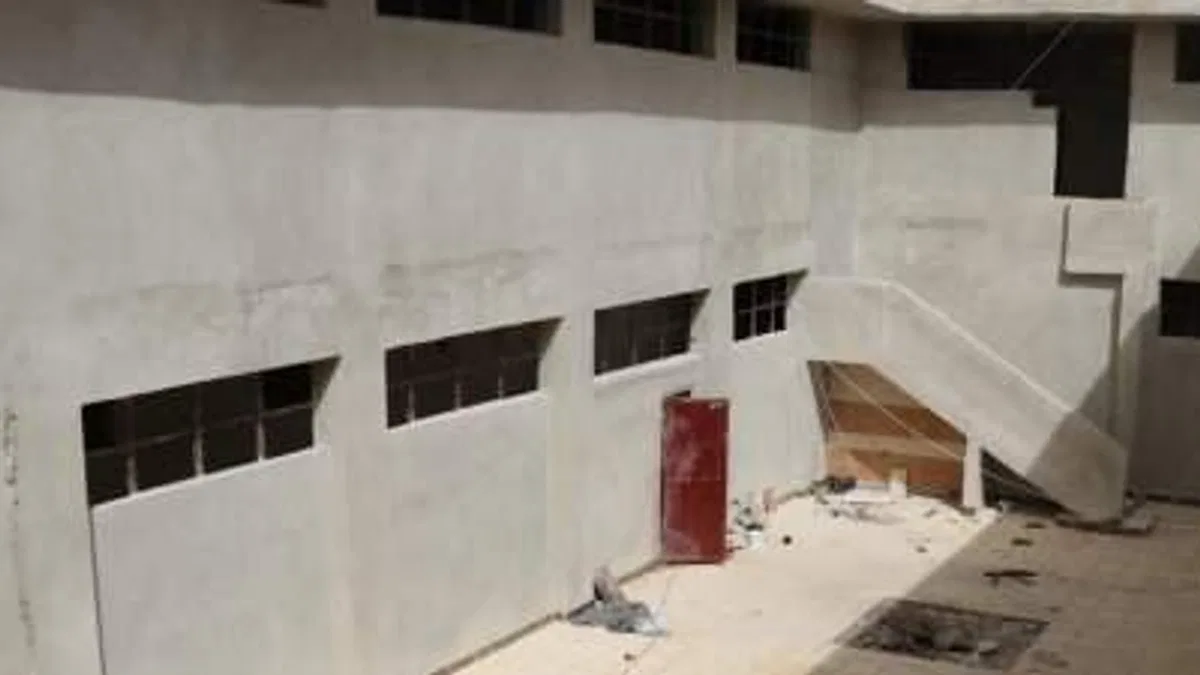 Esed rejimi af yasasına rağmen on binlerce Suriyeliyi alıkoyuyor