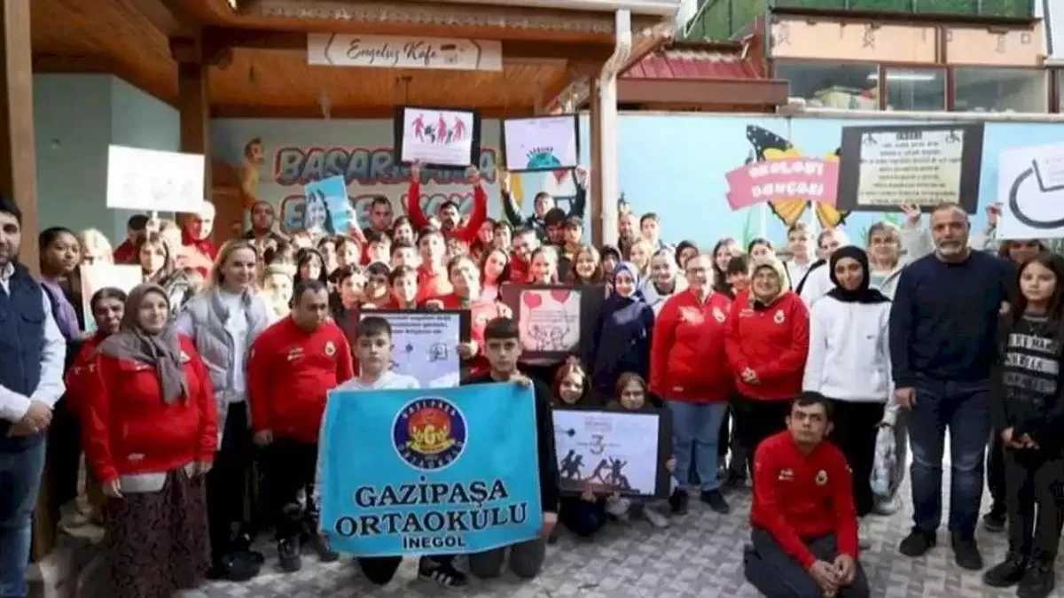 Bursa İnegöl'de Engelsiz Yaşam Merkezi'ne sürpriz ziyaret