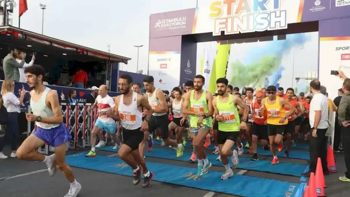 İstanbul'da rengarenk koşu