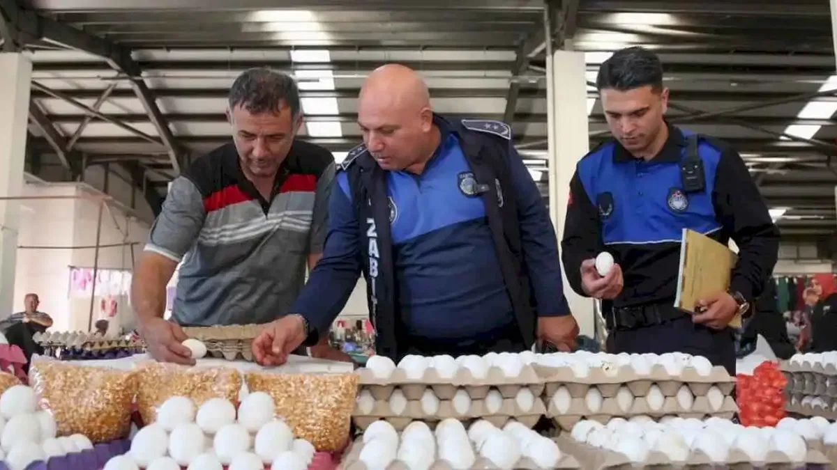 Konya Meram'da Zabıta'dan semt pazarlarına sıkı takip