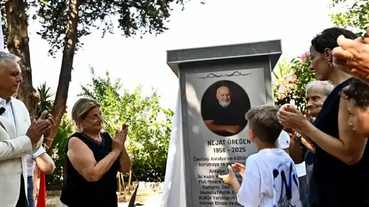 Nejat Üreğen’in adı Antalya Kaleiçi’nde yaşatılacak