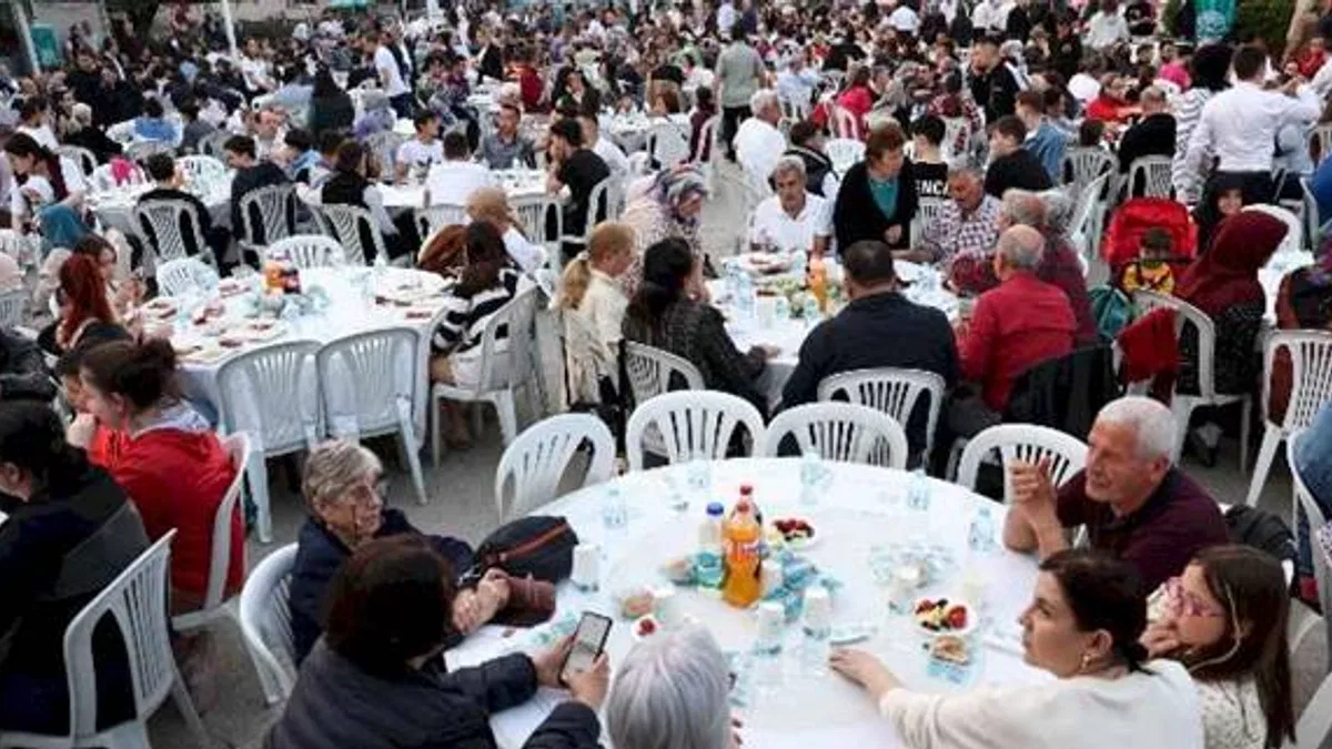 Nilüfer'de 5 bin kişi iftarda buluştu