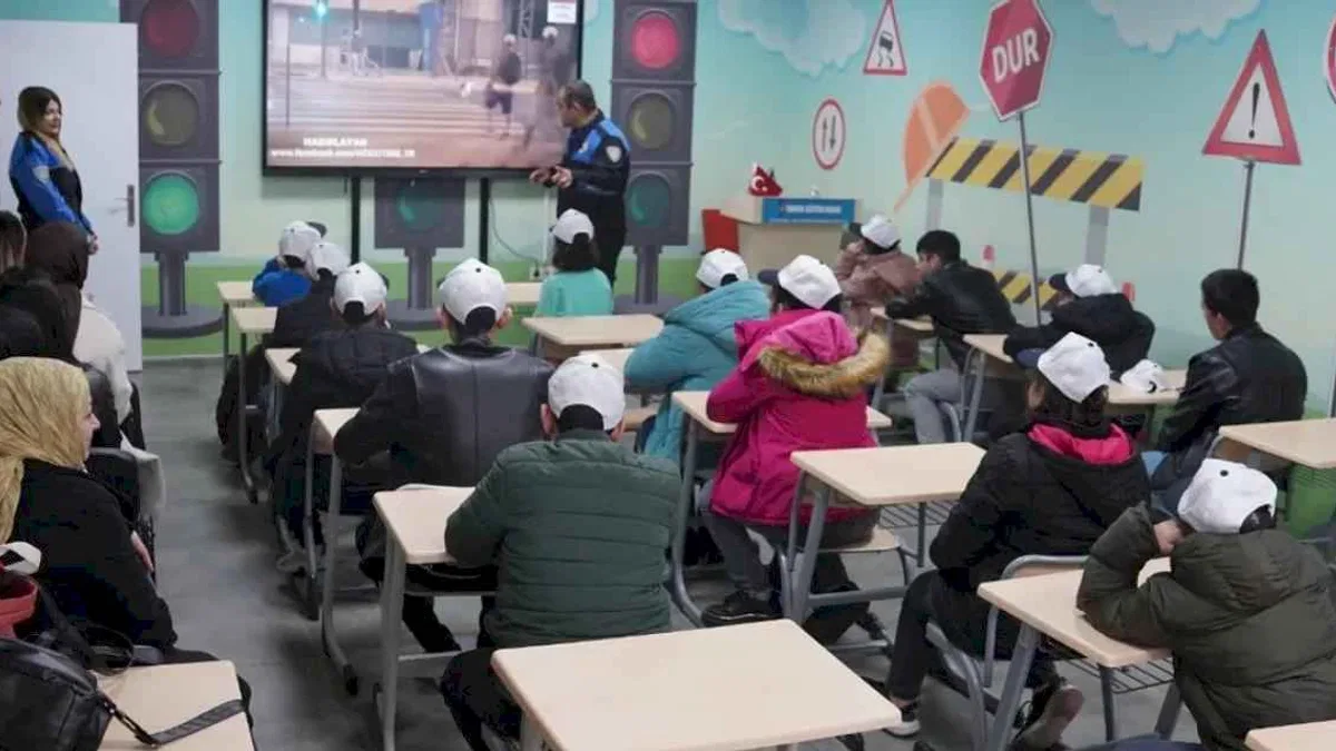 Kocaeli’de özel bireylere trafik bilinci eğitimi