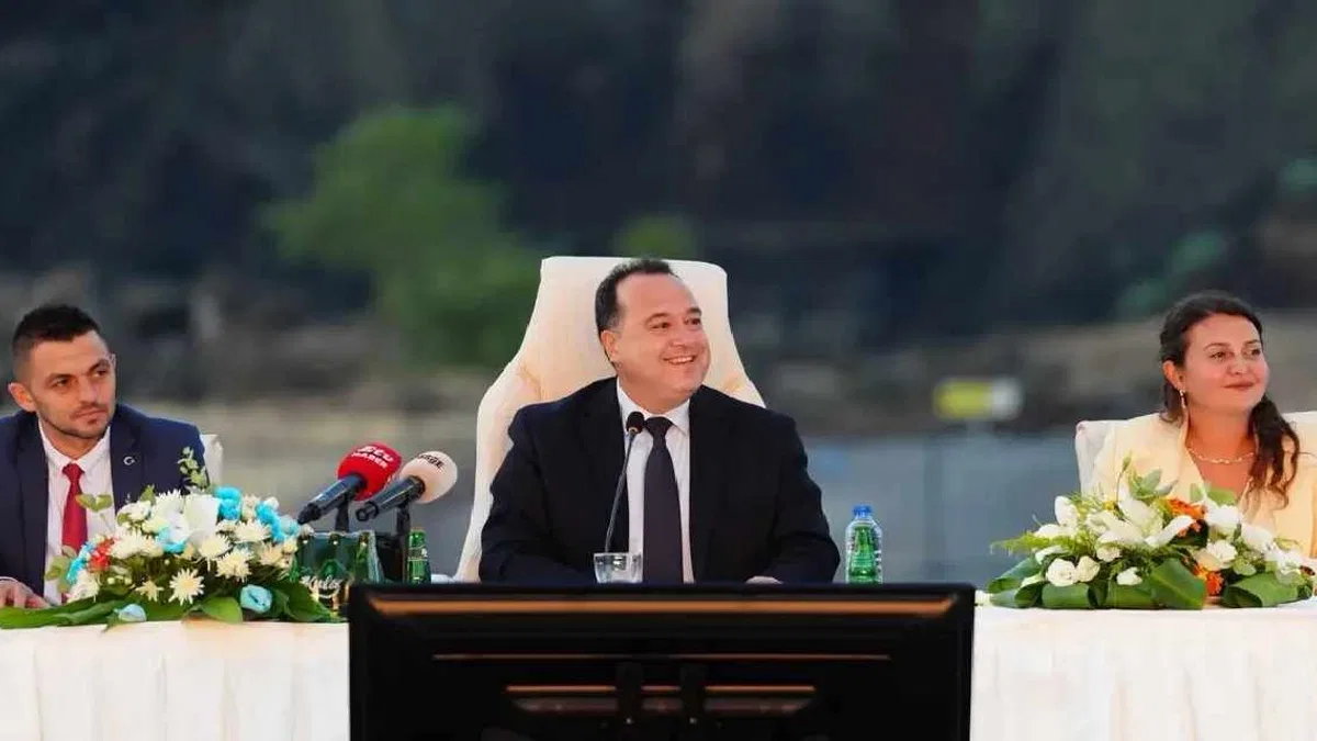 Manisa'da hayata geçirilecek yeni projeleri anlattı