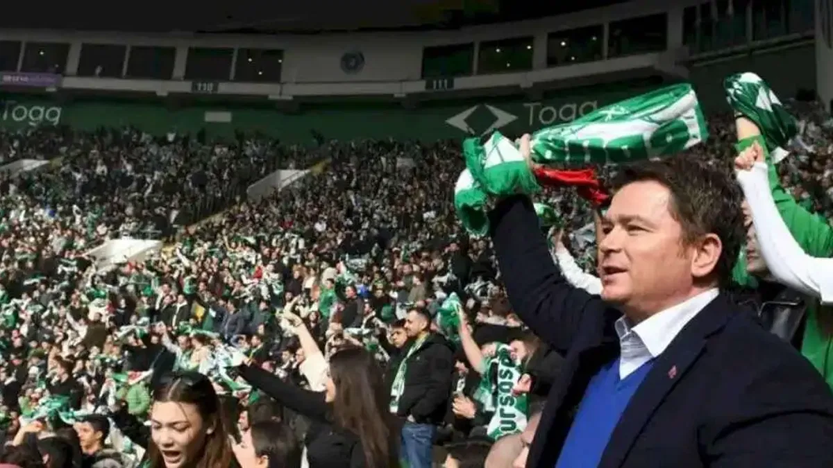 Başkan Aydın, Bursaspor’un maçını öğrencilerle birlikte izledi