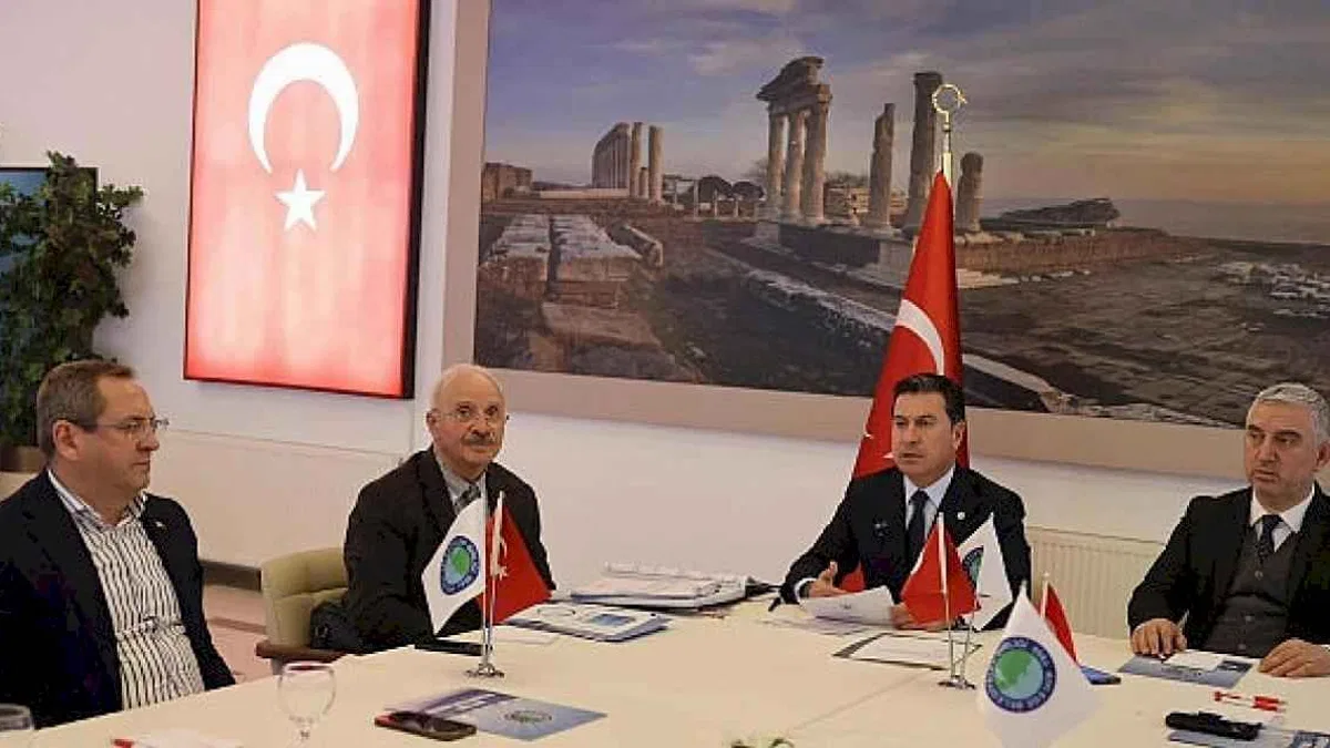 Kıyı Ege Belediyeler Birliği Bergama'da Toplandı