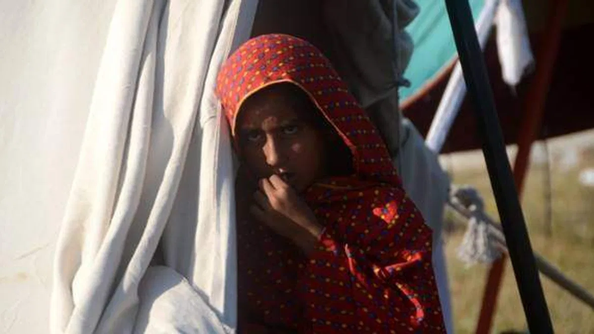 Pakistan'da selzedeler yardımların bir an önce ulaşmasını bekliyor