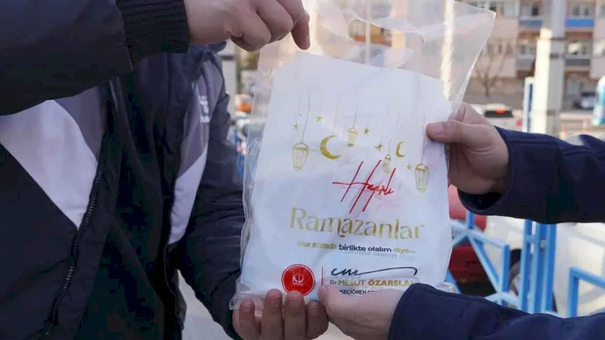 Ankra Keçiören Belediyesi’nden kumanya ve tatlı ikramı