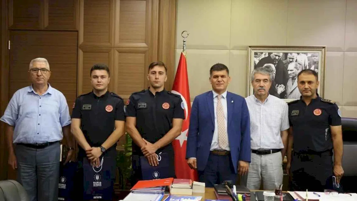 Büyükşehir’den ‘can dostu’ kurtaran itfaiye personeline teşekkür