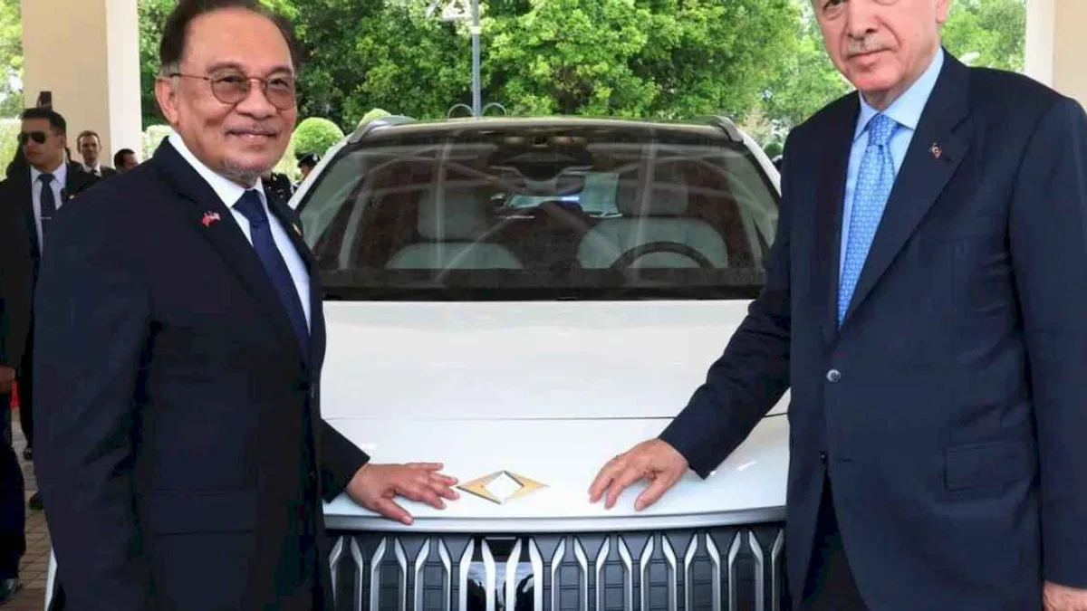 Türkiye'den Malezya'ya Togg hediyesi