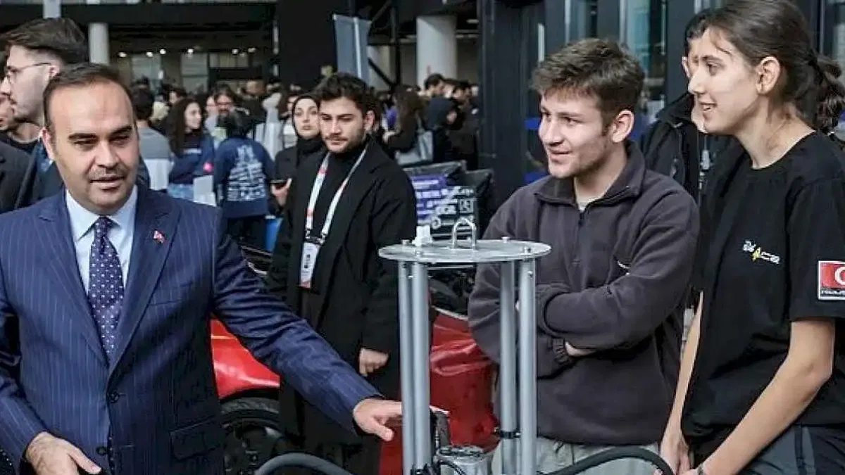 Bakan Kacır'dan Kocaeli'nin teknoloji takımlarına övgü; "Kocaeli TEKNOFEST 2024'te büyük işler başardı"