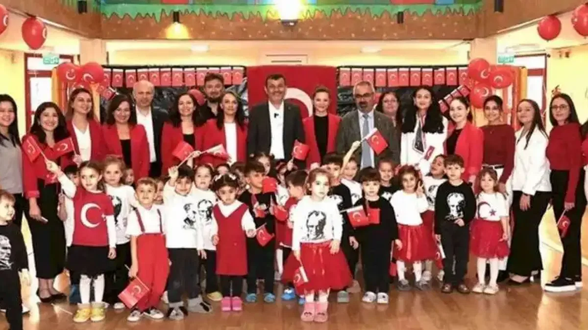 Denizli Büyükşehir’in Güneşli Günler’inde Cumhuriyet sevinci