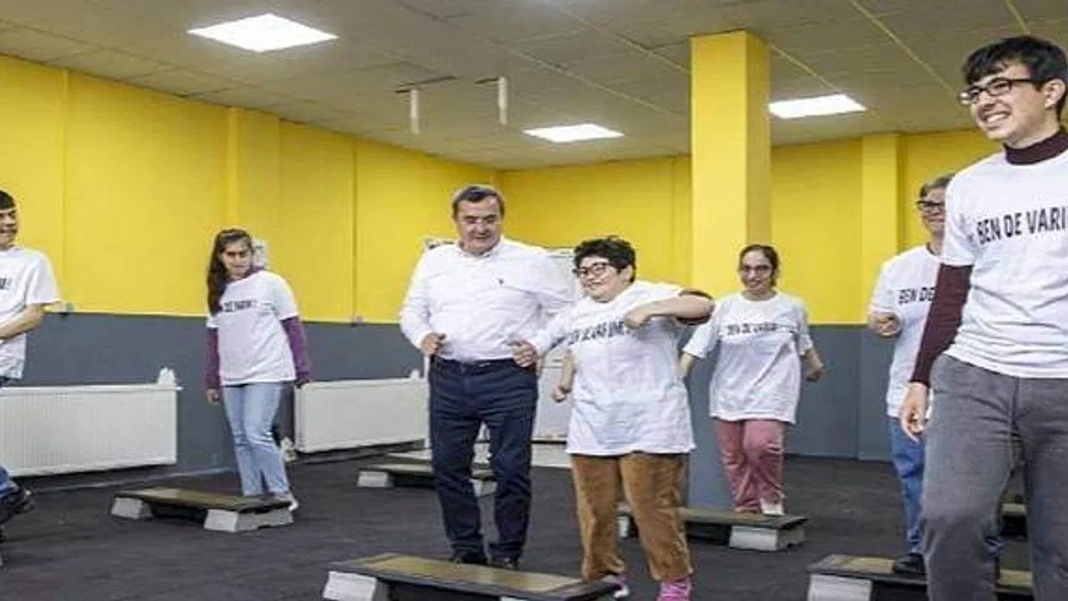 Konak Engelsiz Yaşam Köyü'nün yeni spor salonu faaliyete geçti