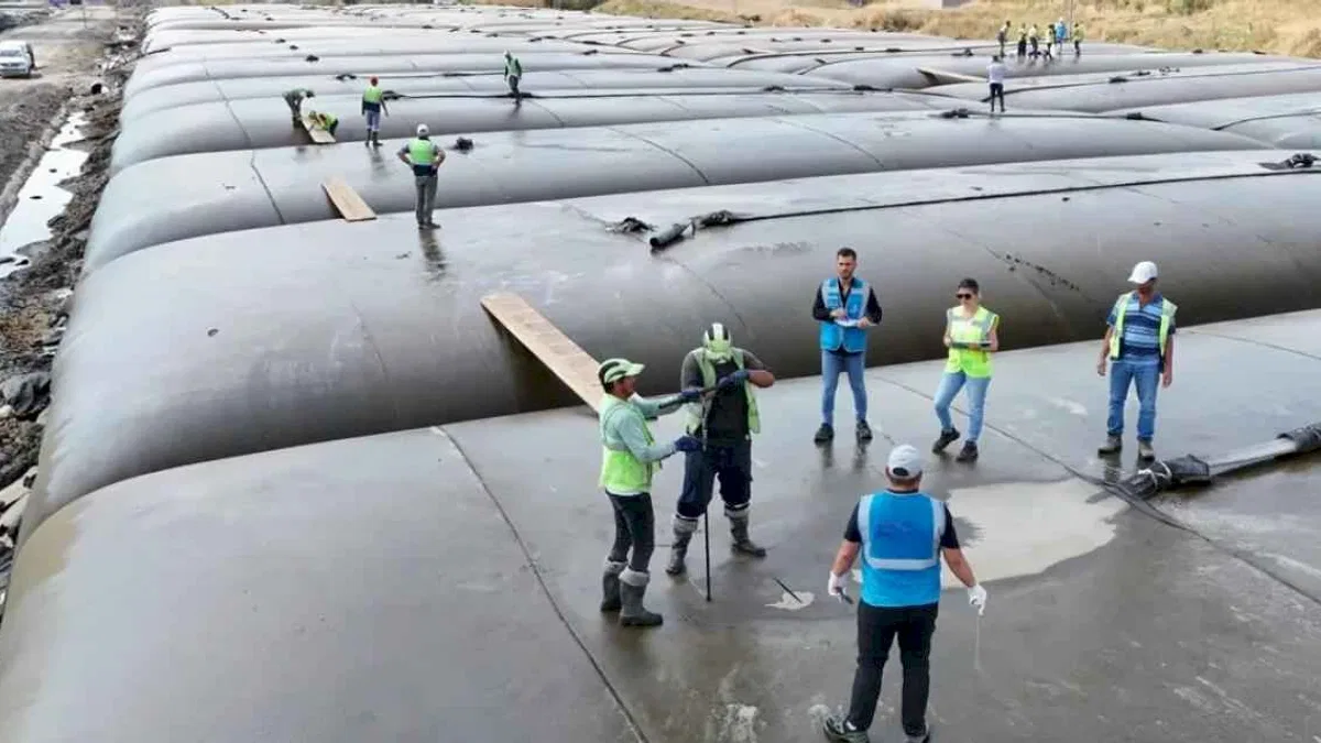 İzmit Körfezi’nde 57 hektarlık alan temizlendi... Körfez dip çamurdan kurtuluyor