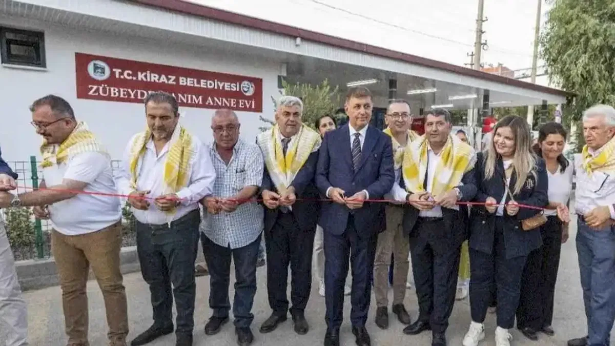Mimar Ferdi Zeyrek Parkı ve Zübeyde Hanım Anne Evi açıldı