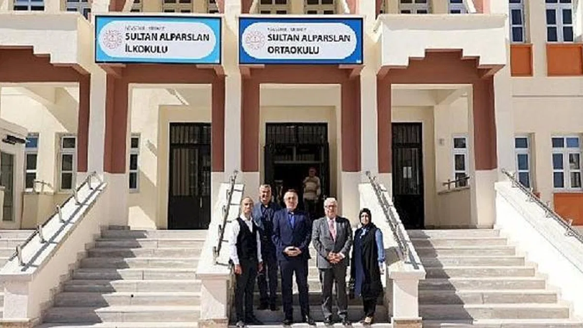 Başkan Savran'dan okul ziyareti