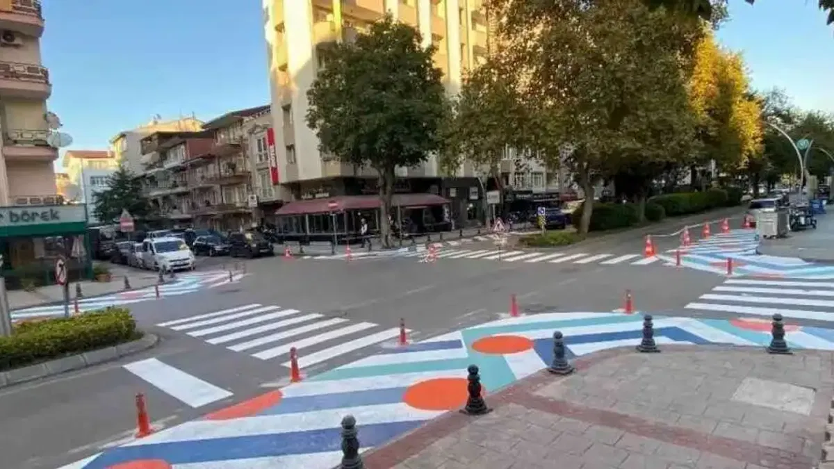 Atatürk Bulvarı’na güvenli okul yolu