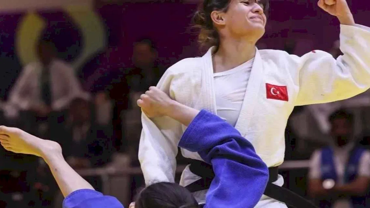 Tuğçe Beder'den Riyad'da altın madalya