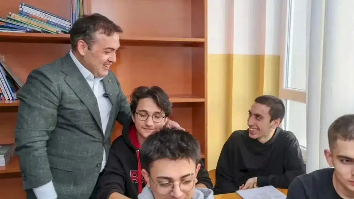 Bilecik'te Vali Sözer'den öğrencilere ziyaret