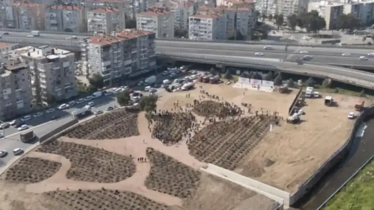 İzmir İtfaiyesi Korusu için ilk fidanlar toprakla buluştu