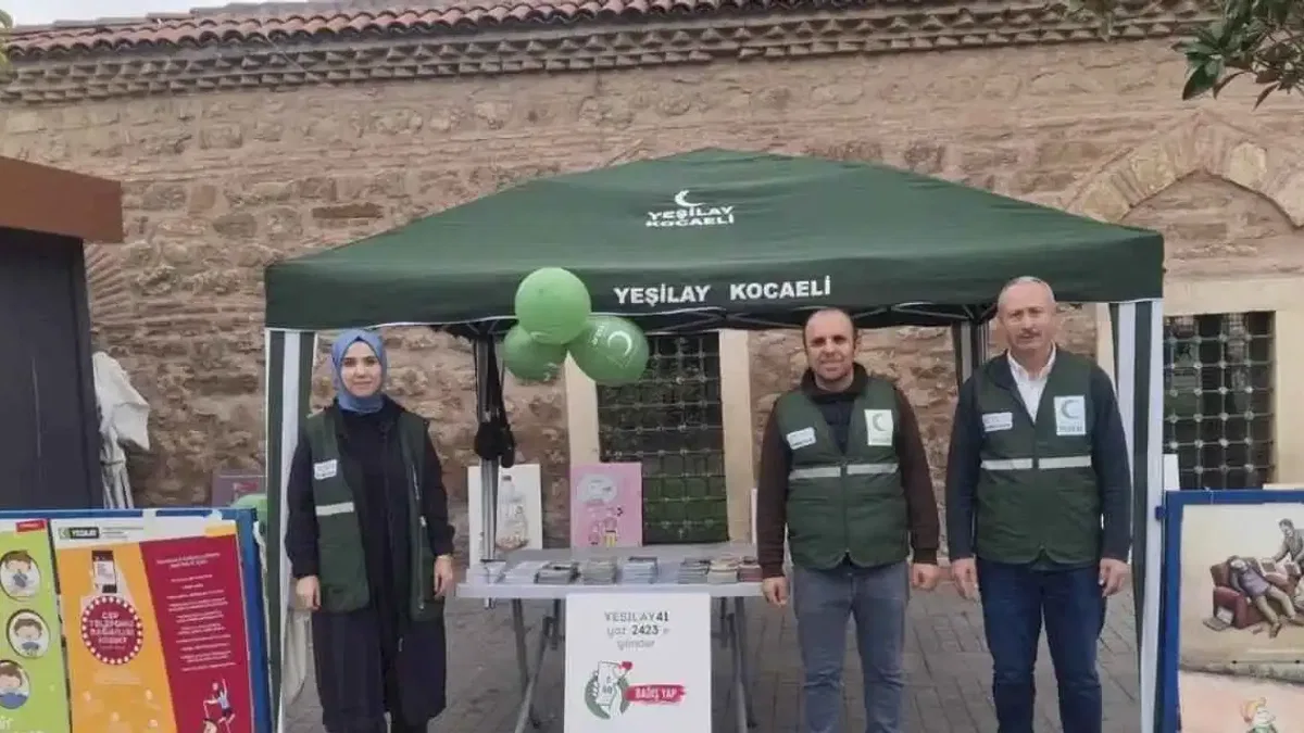 Yeşilay Gebze standına yoğun ilgi