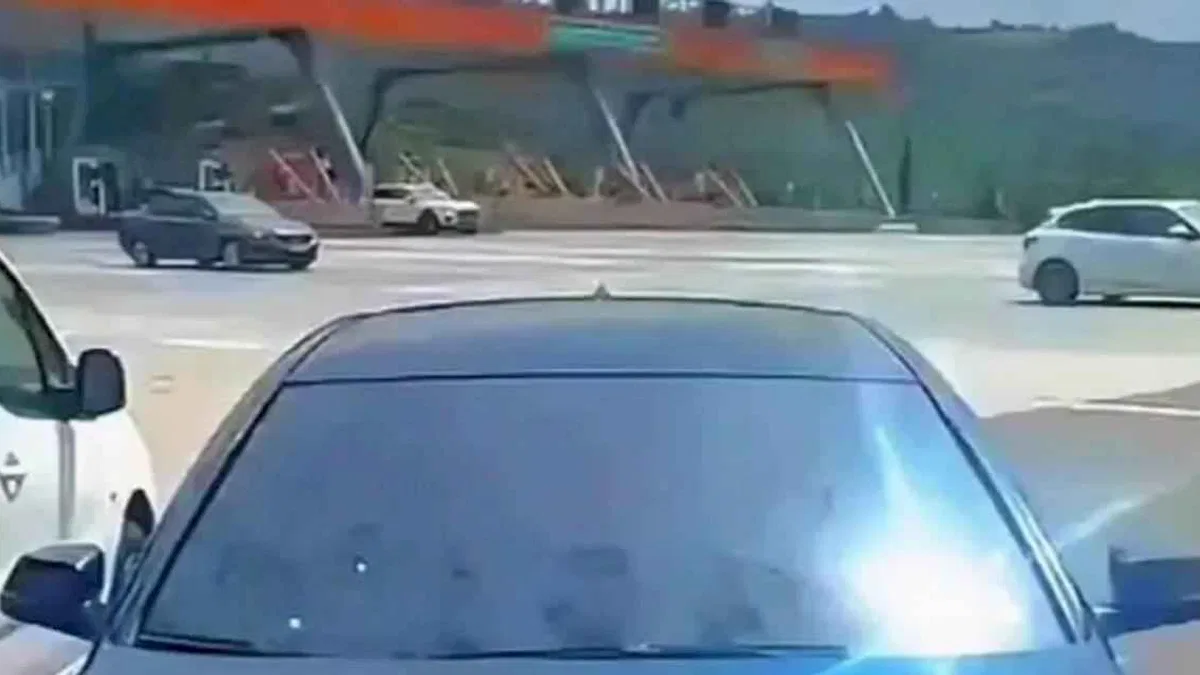 Bursa’da çakarlı araç Jandarma'dan kaçamadı!