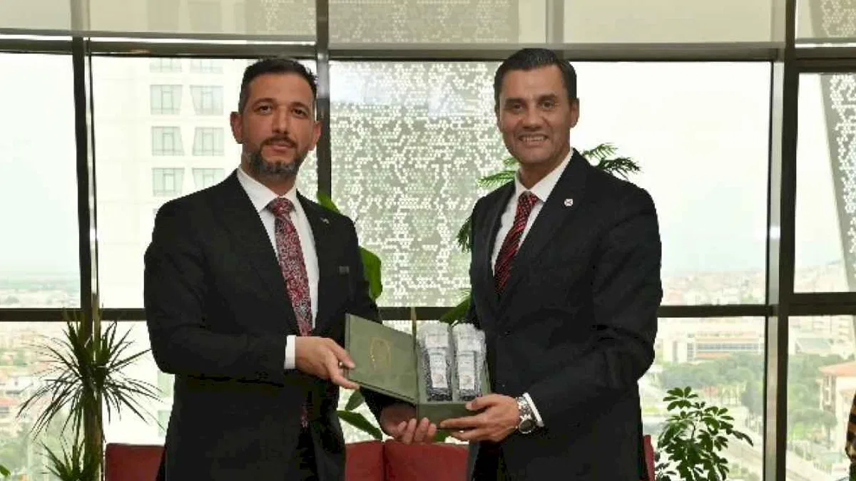 Milli Eğitim Müdürü Uğurelli, Başkan Zeyrek’i ziyaret etti