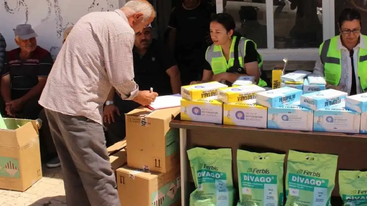 Antalya'da sel mağduru üreticilere destek
