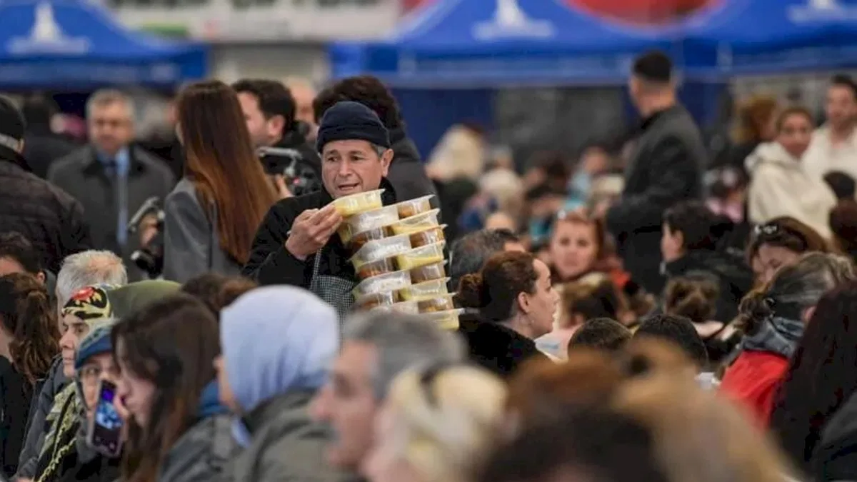İzmir'de Balçovalılar aynı sofrada buluştu