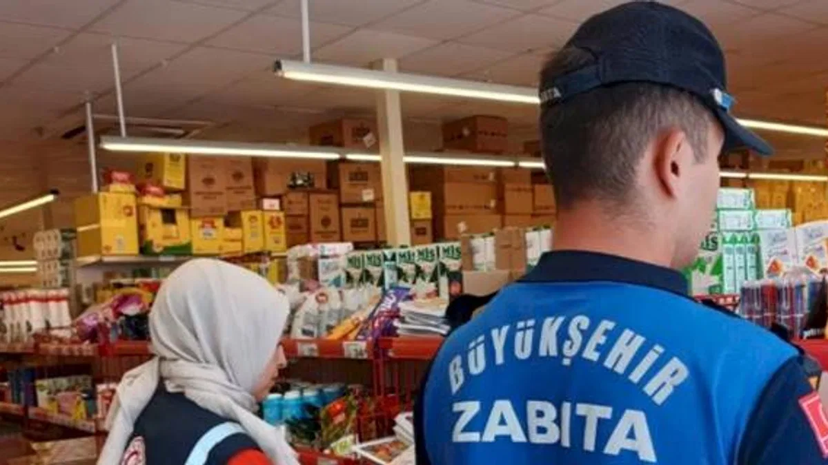 Kocaeli Zabıtası market denetimlerini sürdürüyor
