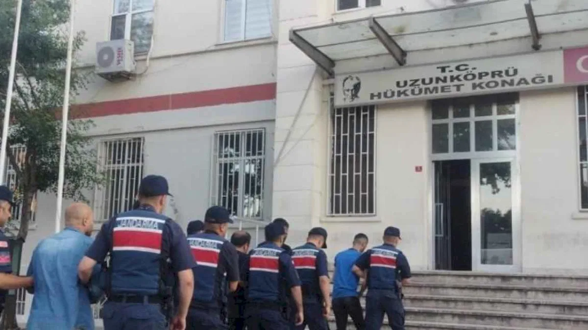 Uzunköprü’de aranan 4 şahıs yakalandı!