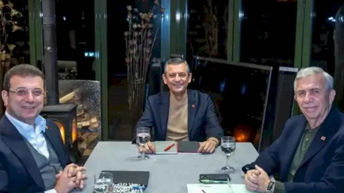 Özgür Özel ve Mansur Yavaş'tan 'gözaltı' yorumu: Darbe girişimidir!